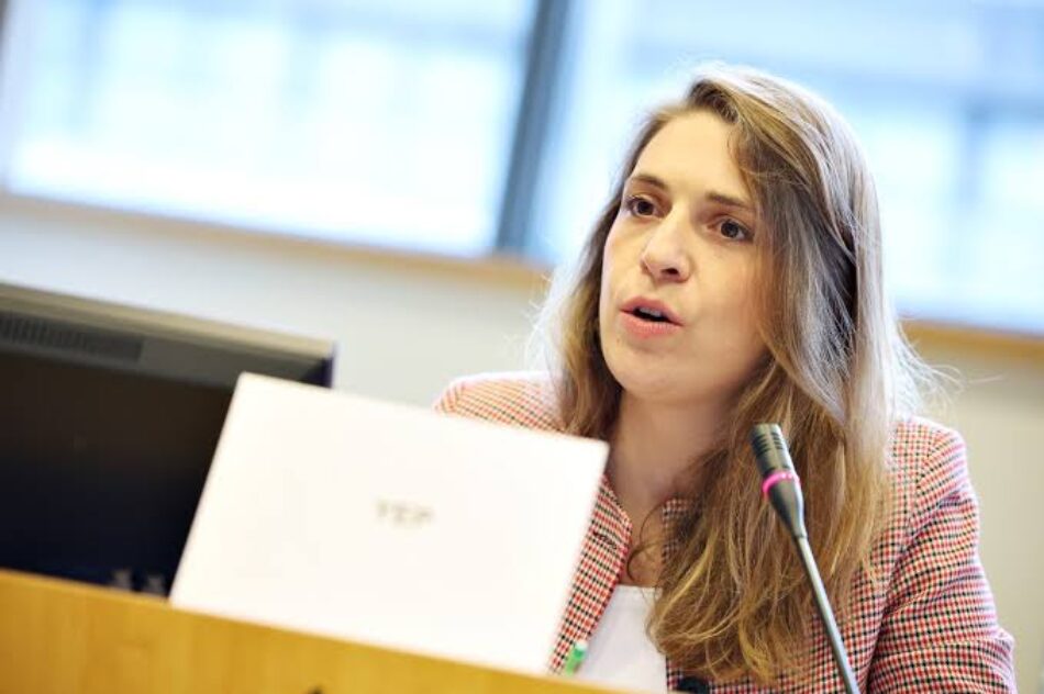 Paula Espinosa: “La urgencia de la Ley del Suelo es la prisa de Pérez Llorca por dejar los negocios bien arreglados a los amigos antes de que se acabe la legislatura”