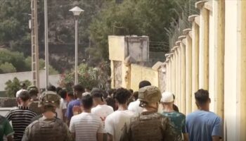 El Centre Delàs d’Estudis per la Pau condena las agresiones y las humillaciones perpetradas por miembros de las Fuerzas Armadas españolas contra personas migrantes en Ceuta y exige que cesen de inmediato