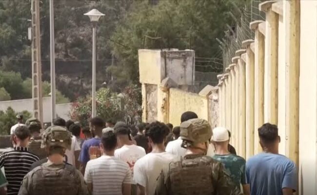 El Centre Delàs d’Estudis per la Pau condena las agresiones y las humillaciones perpetradas por miembros de las Fuerzas Armadas españolas contra personas migrantes en Ceuta y exige que cesen de inmediato