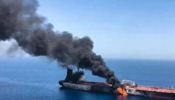 Irán reporta que dos petroleros chocaron con minas al sur de Ormuz
