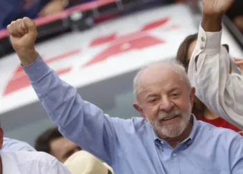 Lula reúne aliados en Brasilia para ajustar su campaña electoral