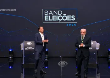 Debate presidencial en Brasil enciende el duelo entre Lula y Flávio Bolsonaro