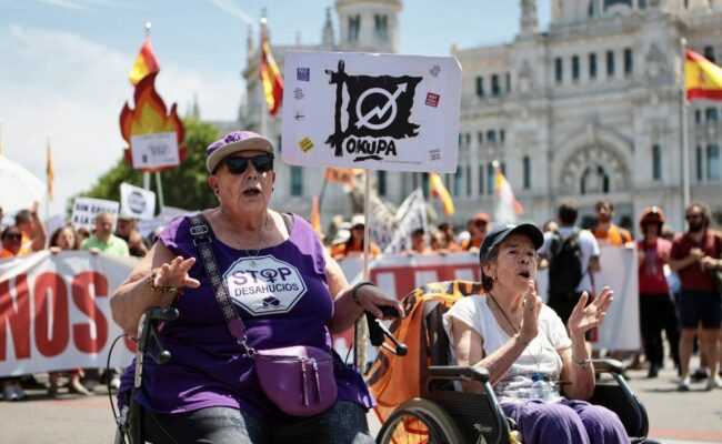 La movilización logra una nueva suspensión del desahucio de Paca Blanco: «Exigimos una solución definitiva»
