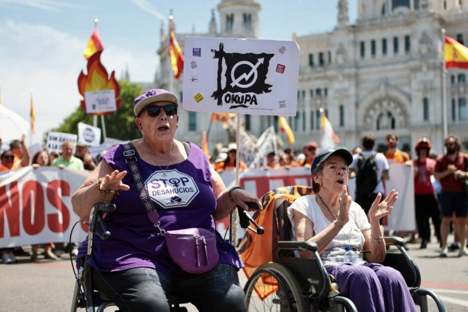 La movilización logra una nueva suspensión del desahucio de Paca Blanco: «Exigimos una solución definitiva»