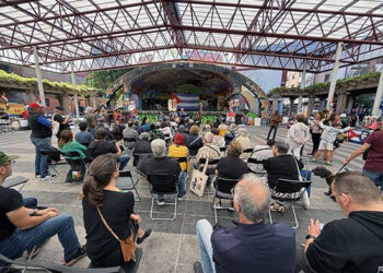 Numeroso público celebró en Bilbao la 4ª edición de la fiesta solidaria “Kuba Eguna”, que denunció el genocidio silencioso contra el pueblo cubano